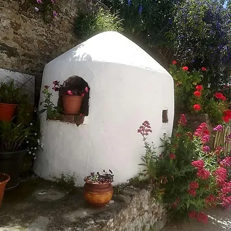 Casa Luar Bed & Breakfast 3*
